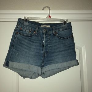 Levi’s “wedgie fit”